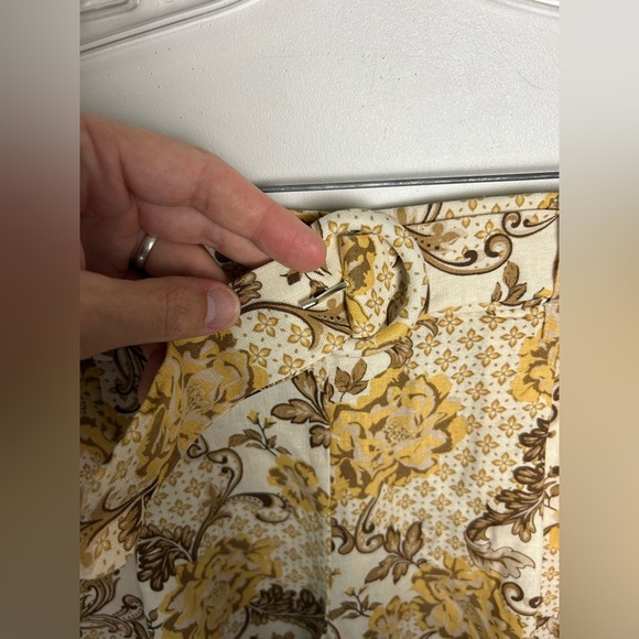 Madison D Amelie 10 Linen High Waist Shorts Feminine Summer Floral Vacation - Picture 5 of 13